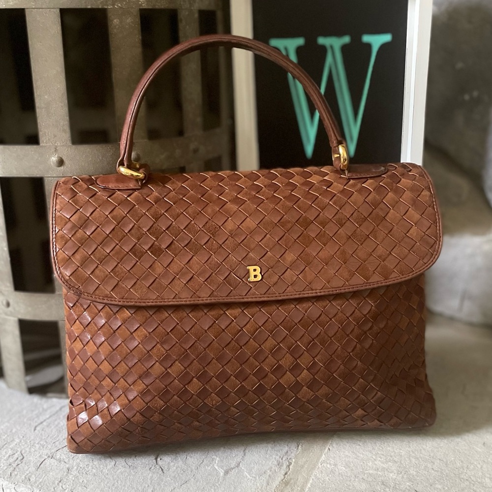 Bally Leather hand Bag 🍄auction 5/13@7pmEST